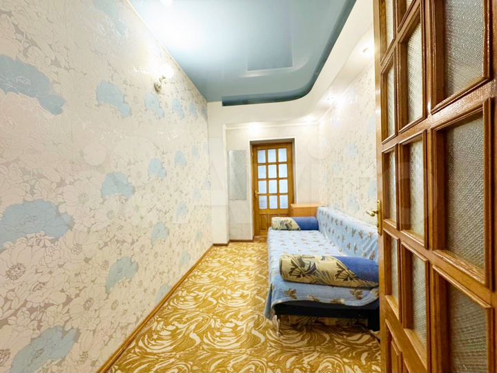 4-к. квартира, 81,6 м², 1/3 эт.