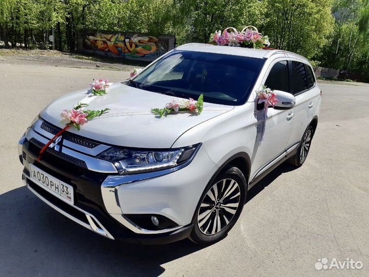 Свадебные украшения на машину