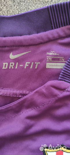 Выездная форма Барселоны сезона 2016/2017