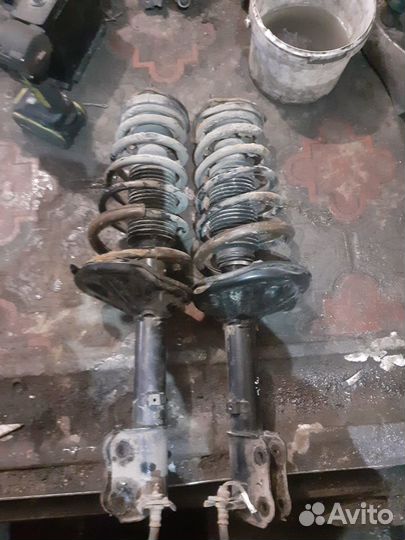 Задние стойки для Hyundai Accent