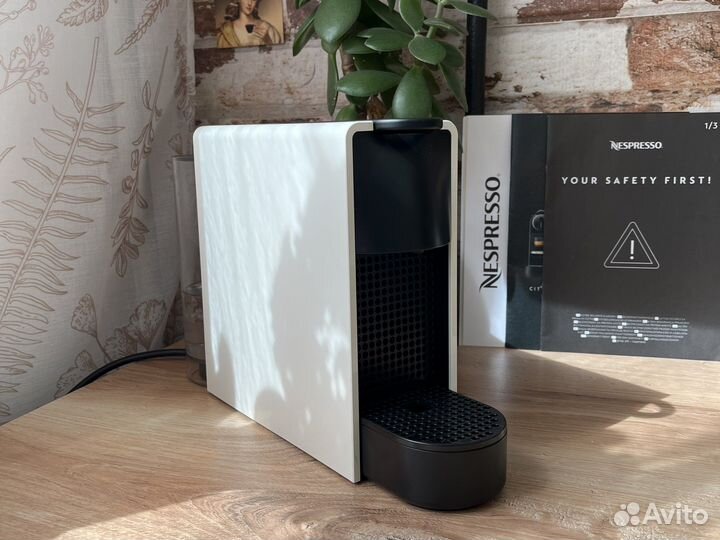 Кофемашина nespresso essenza mini белая