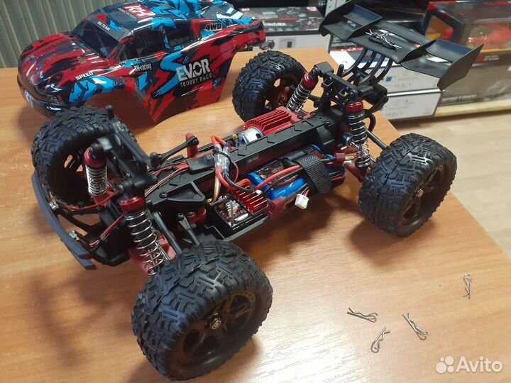 Remo Hobby sevor 1661UPG, 35 км/ч, 4wd, фары