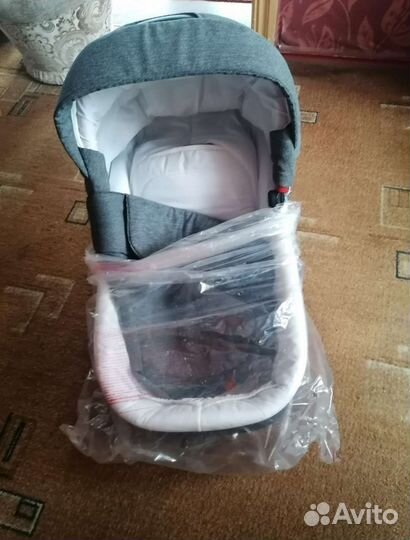 Прогулочная коляска для ребёнка