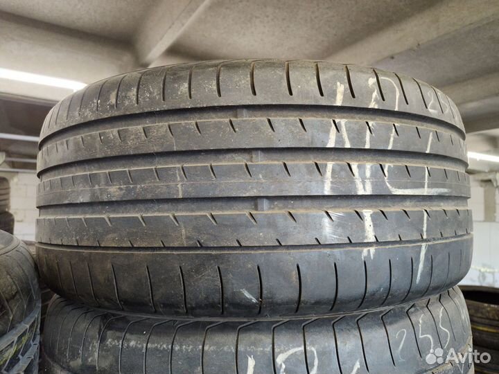 Yokohama Advan Sport V103 255/40 R20 Y