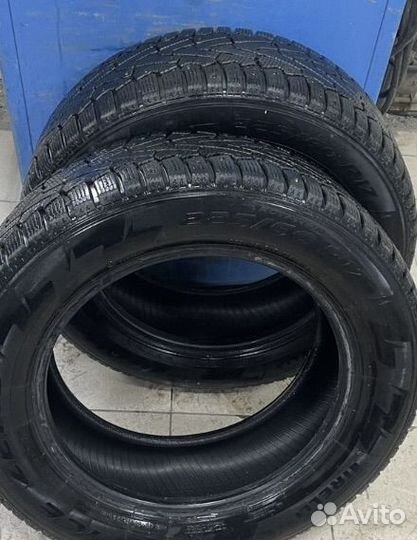 Pirelli Ice Zero 2.25/60 R17