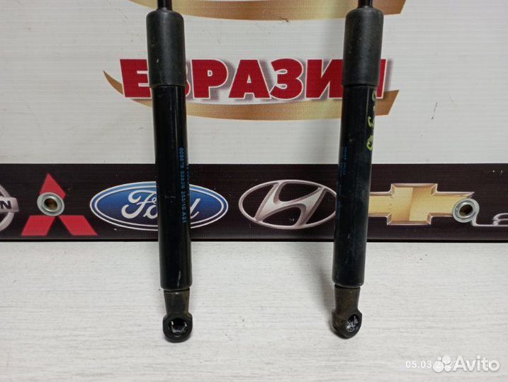 Амортизатор капота передний Audi Q5 8R cdnc 2011