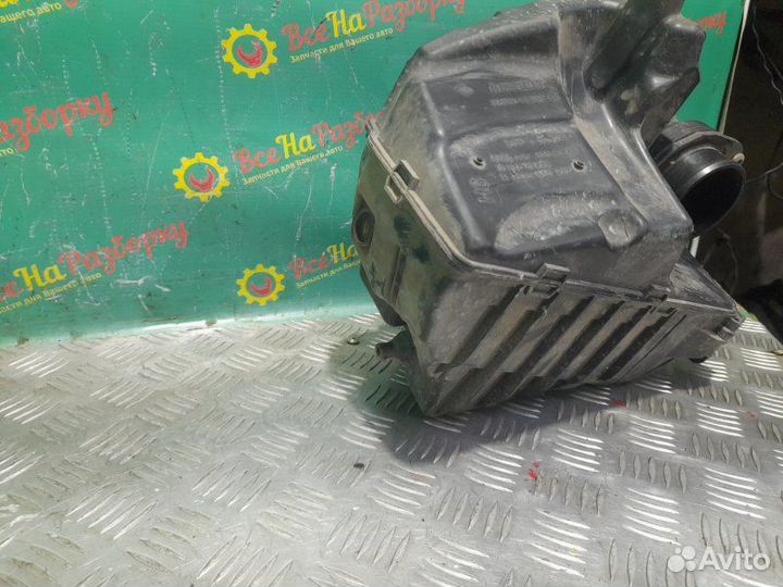 Корпус воздушного фильтра Renault Fluence седан