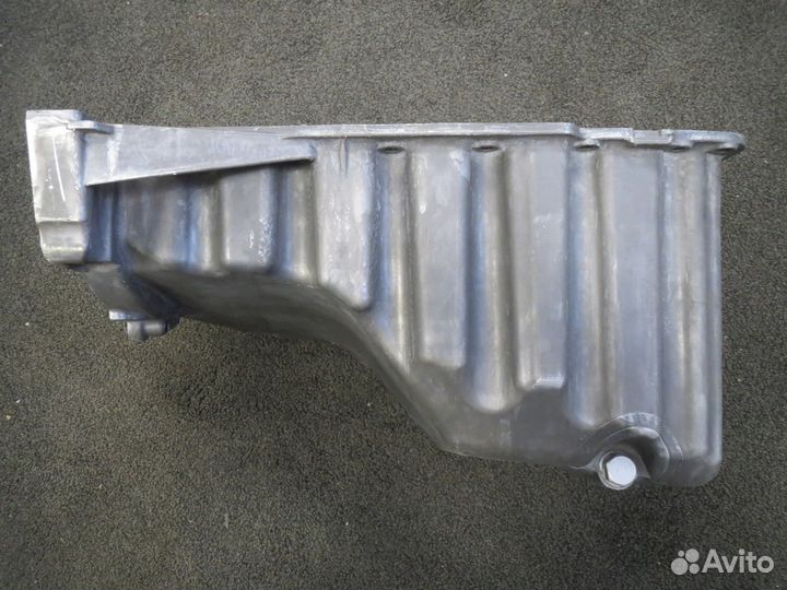 Поддон двигателя 2,0 TDi cdca Amarok-cnea csha