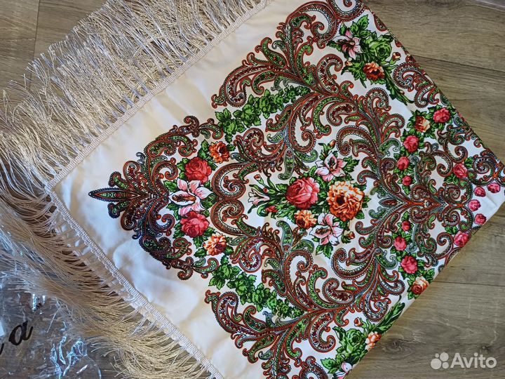 Шерстяной платок новый