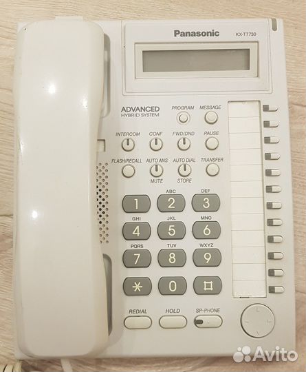 Системный телефон Panasonic KX-T7730ru