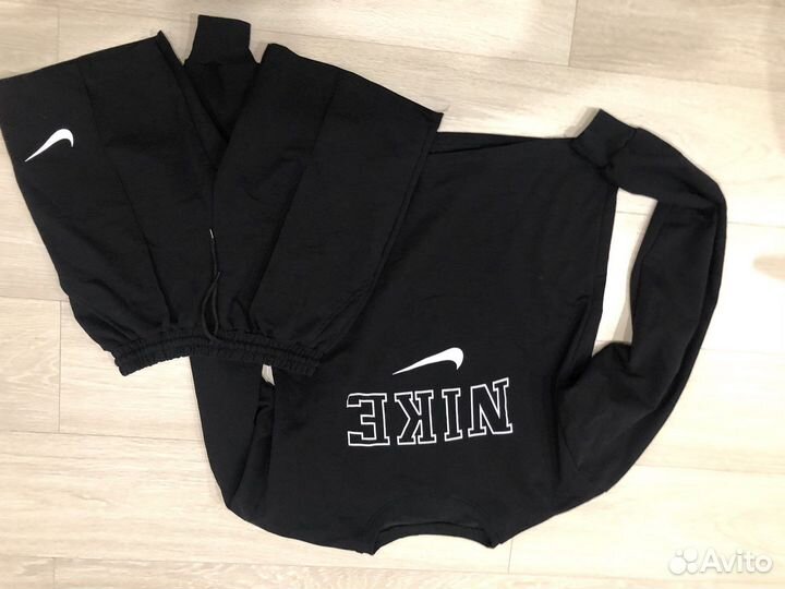 Спортивный костюм женский