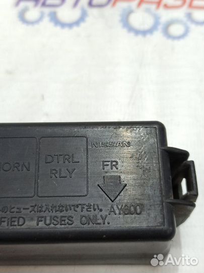 Крышка блока предохранителей Nissan Note 1.6 HR16