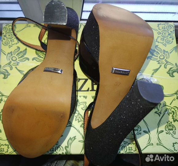 Босоножки женские