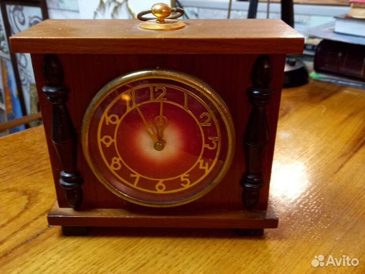 Настольные часы