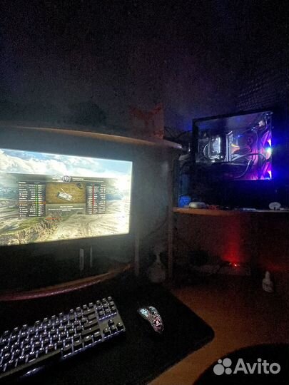 Игровой пк с монитором и клавиатурой