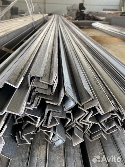 Уголок 32х32 3 мм