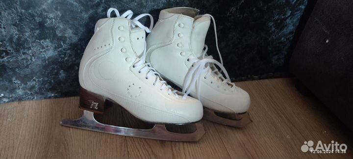 Коньки фигурное катание