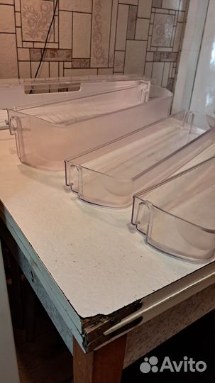 Полки-балконы для холодильника Аристон-Хотпоинт