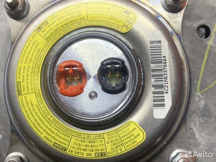 Подушка безопасности в руль Toyota Highlander XU20