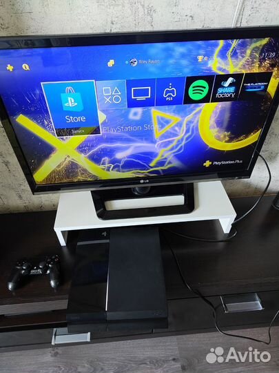 Sony PS4 Fat Destiny edition. SSD