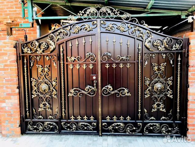 Ворота кованые с калиткой внутри фото Ворота кованые "Сицилия" со встроенной калиткой купить в Краснодаре Товары для д