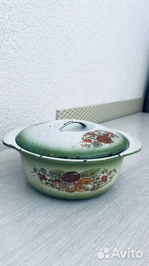Кастрюля чугунная эмалированная СССР