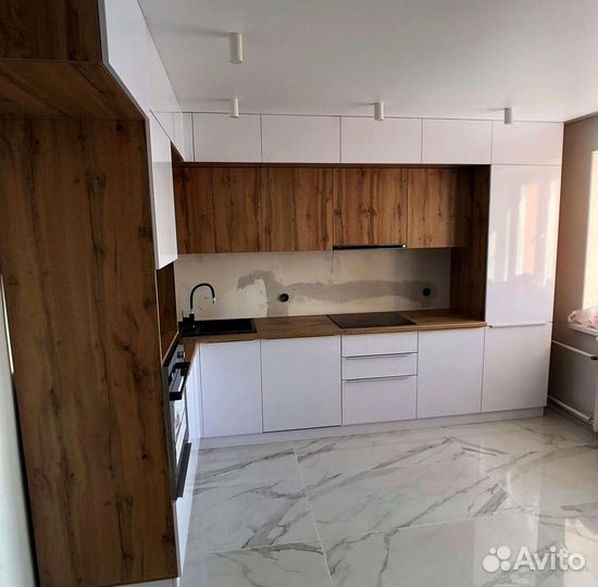 Кухни на заказ с системой хранения 