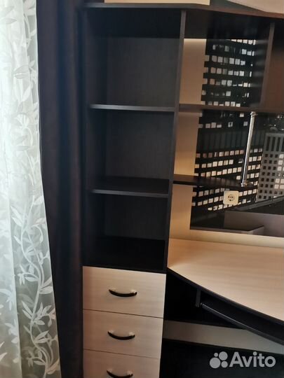 Компьютерный стол