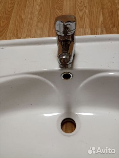 Раковина в ванную бу