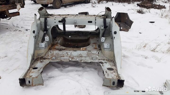 Задняя четверть Крыло Ниссан Альмера G15