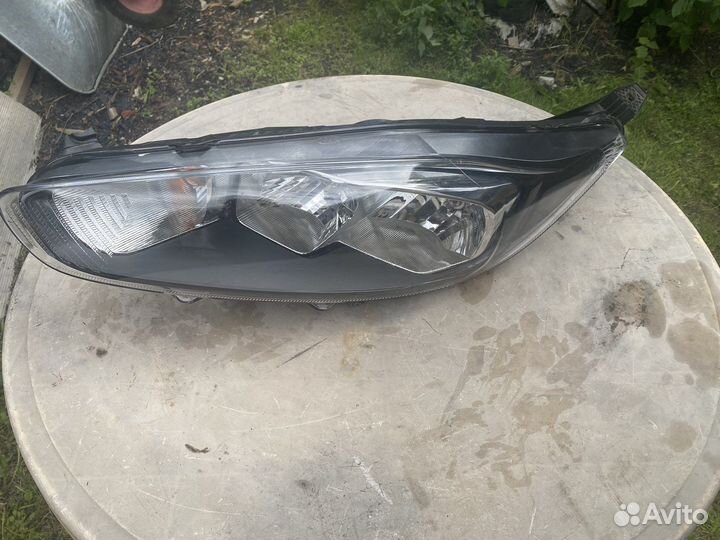 Фары Ford fiesta (комплект) оригинал б/у