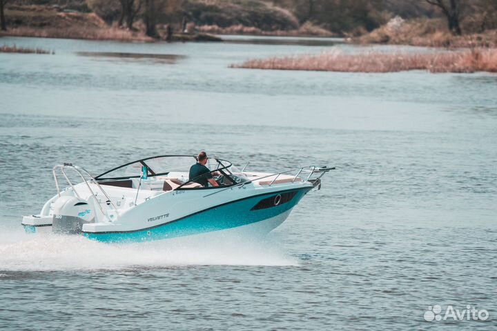 Катер с каютой Velvette 24 Euphoria