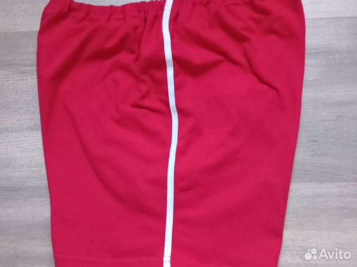 Шорты красные