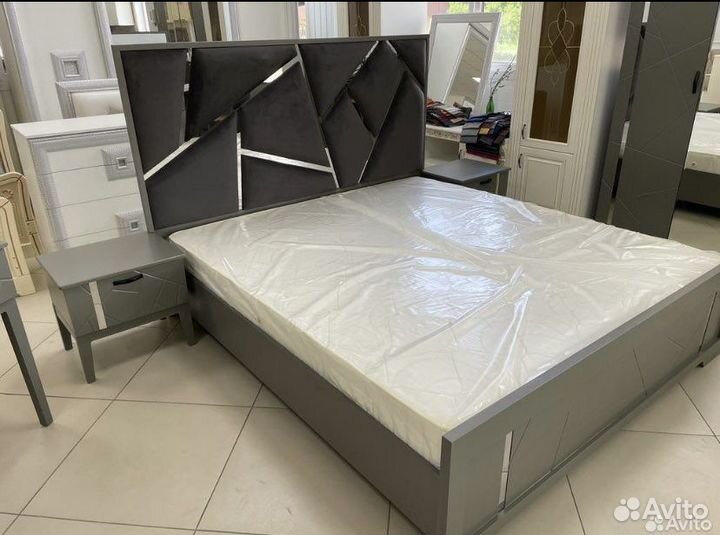 Спальный гарнитур Бристоль