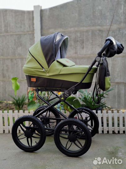 Коляска из эко кожи 2 в 1