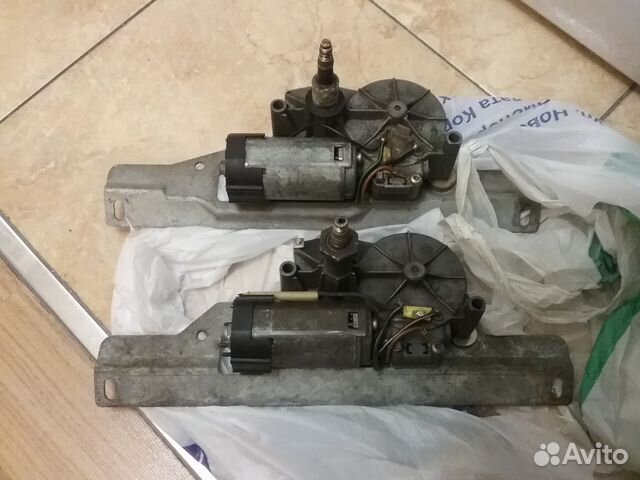 Мотор дворников пассат б3. Мотор стеклоочистителя пассат б3. Задний стеклоочиститель пассат б3. Задний стеклоочиститель пассат б4. Задний стеклоочиститель пассат б3.