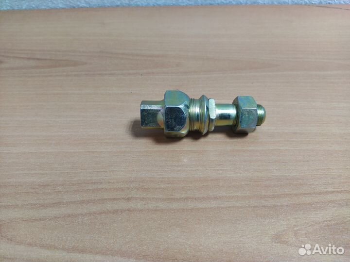 Шпилька футорки BAW 1065 Е2/3 FAW 1051