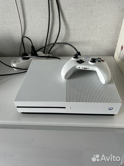 Xbox One S 1tb+игры в подарок