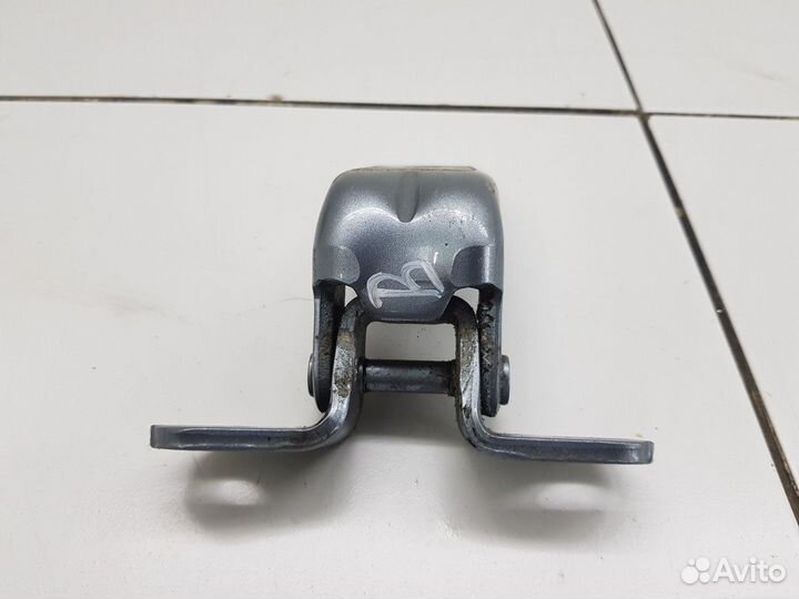 Петля верхняя передней левой двери (Kia Ceed III)