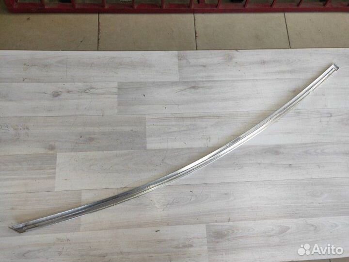 Накладка двери передняя левая Opel Astra J 2010