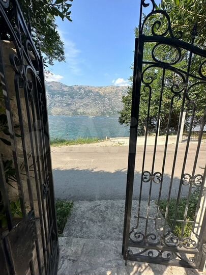 Дом 272 м² на участке 380 м² (Черногория)