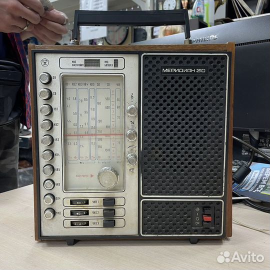 Радиоприемник меридиан 210 (Сзр)