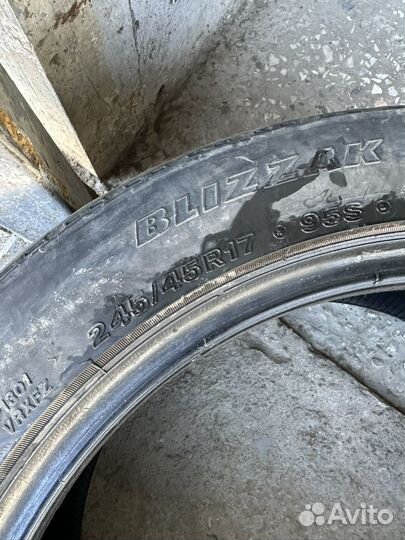 Bridgestone Blizzak VRX3 5/8.5 R17
