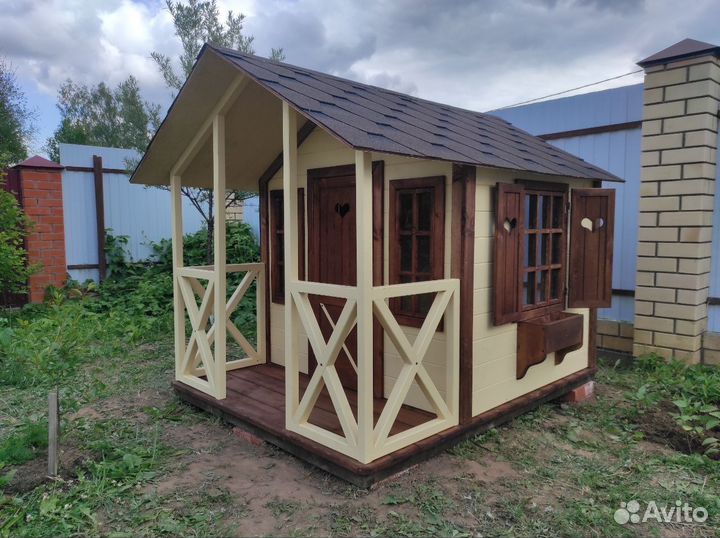 Детский домик для дачи из массива