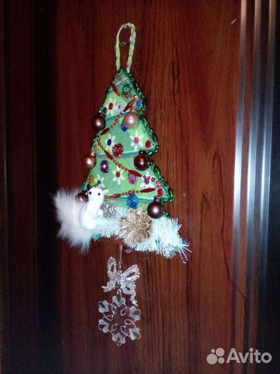 Новогодний венок в форме ёлочки