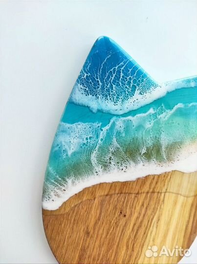 Сервировочная доска с морем из эпоксидной смолы