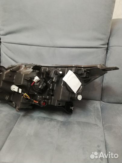 Фара передняя правая Nissan Qashqai J11