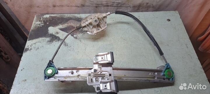 Стеклоподъемник механический зад левый Лада Гранта