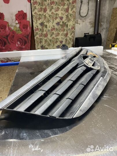 Nissan almera classic Решетка радиатора