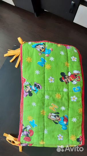 Бортик в детскую кроватку